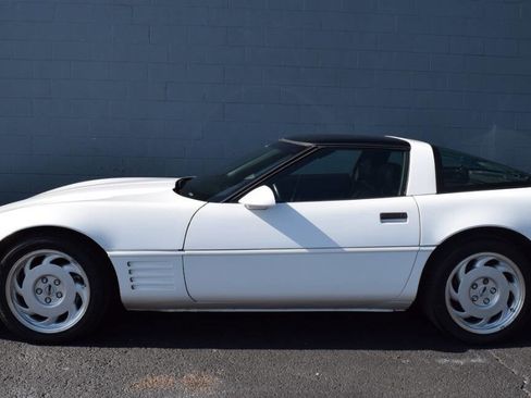Used 1992 Chevrolet Corvette Coupe image 7