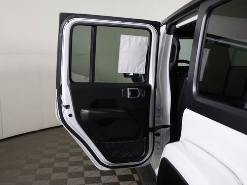 Used 2023 Jeep Wrangler Unlimited Sahara w/ Cold Weather Group AWD/4WD image 22