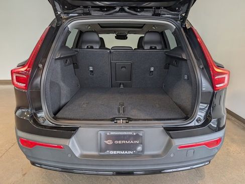 Used 2023 Volvo XC40 B5 Plus w/ Driver Assist Package image 5