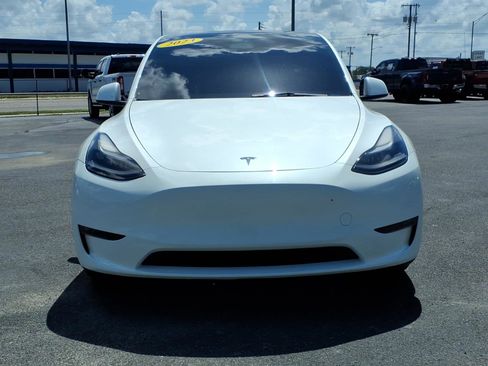 Used 2023 Tesla Model Y Performance AWD/4WD image 2
