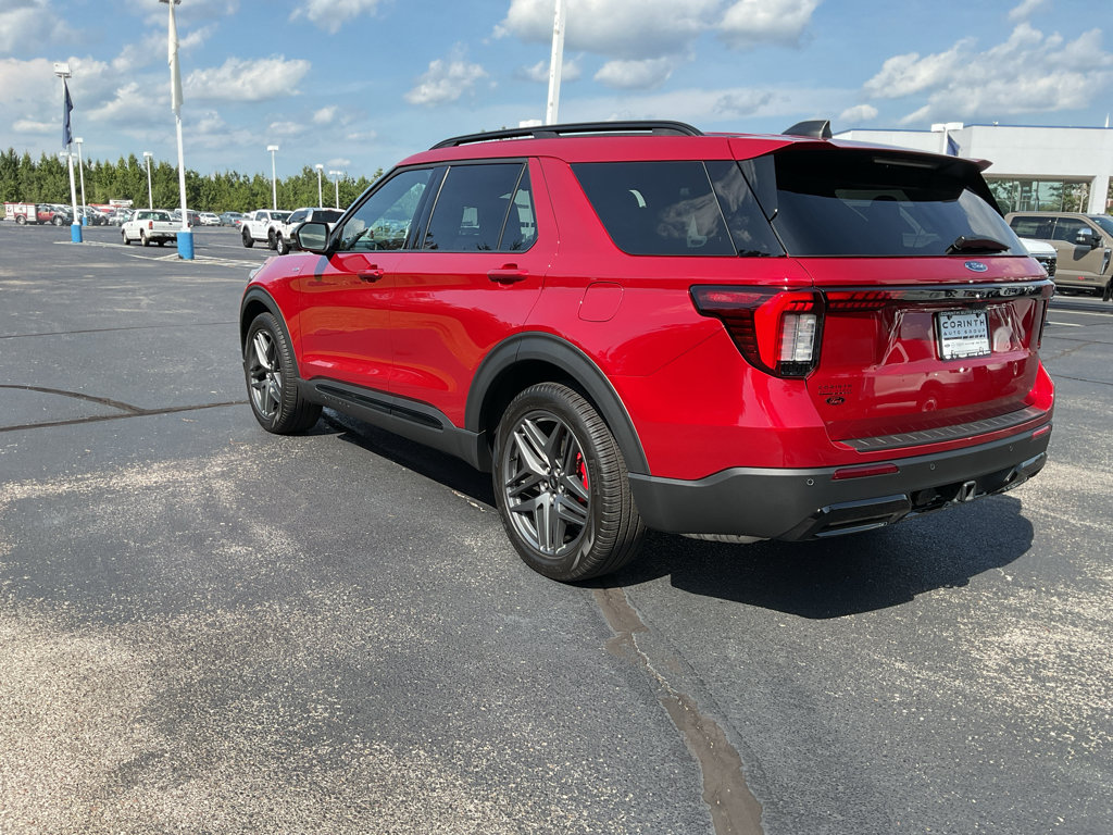 New 2026 Ford Explorer ST-Line w/ ST-Line Street Pack RWD image 5