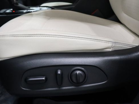 Used 2020 Buick Encore GX Select image 19