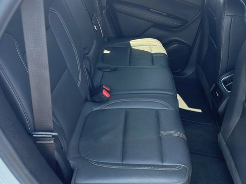 Used 2024 Chevrolet Blazer LT FWD image 23