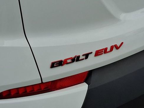 Used 2023 Chevrolet Bolt EUV Premier w/ Sun & Sound Package image 38