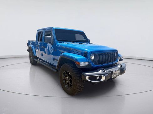 Used 2024 Jeep Gladiator Sport AWD/4WD image 1