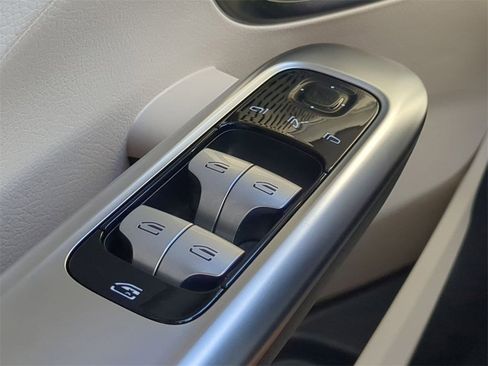 Used 2023 Mercedes-Benz C 300 Sedan image 25