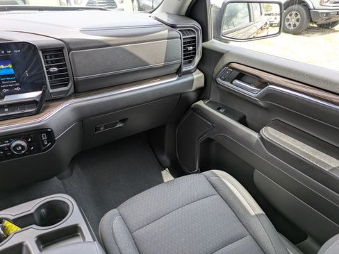 Used 2023 Chevrolet Silverado 1500 LT AWD/4WD image 16