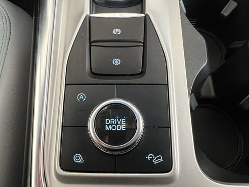 Used 2021 Ford Explorer XLT w/ Equipment Group 202A AWD/4WD image 35