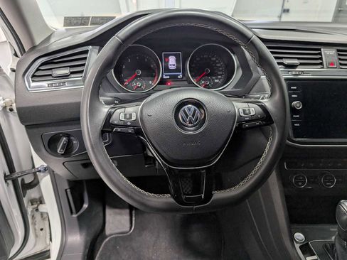 Used 2021 Volkswagen Tiguan SE image 31