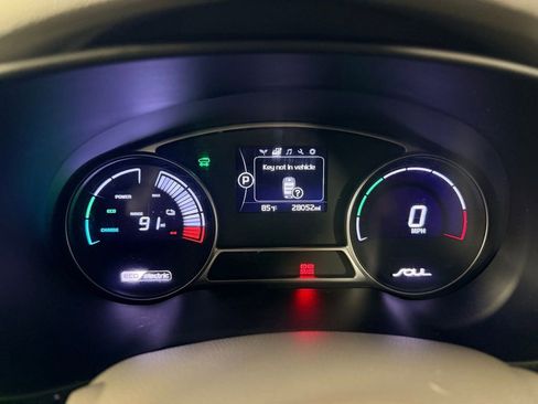 Used 2017 Kia Soul EV + w/ Sun & Fun Package image 16