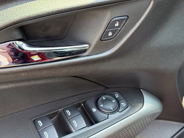 Used 2024 Chevrolet Trax RS w/ Driver Confidence Package FWD image 28