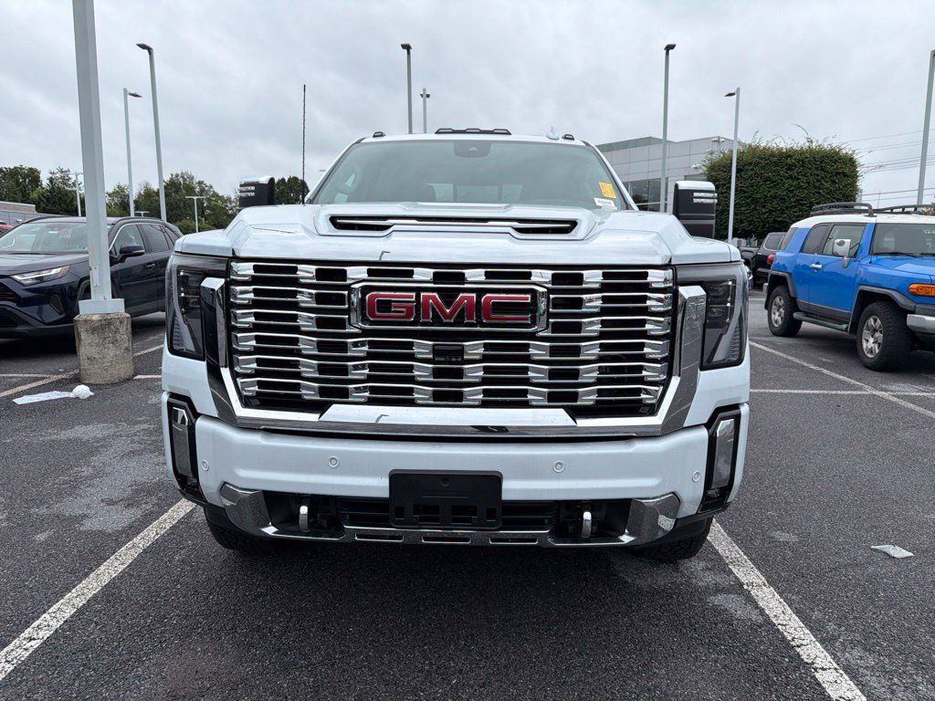 Used 2026 GMC Sierra 2500 Denali w/ Denali Reserve Package AWD/4WD image 2
