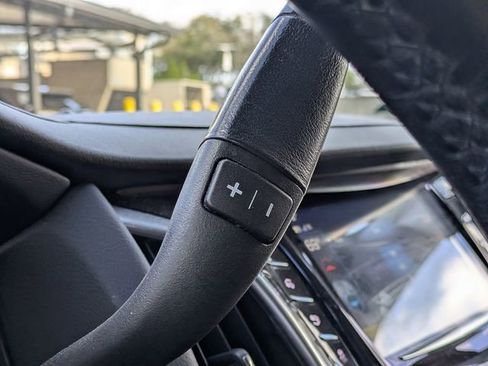 Used 2020 Cadillac Escalade Luxury image 33