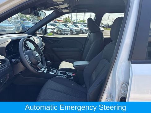 Used 2025 Subaru Forester Premium AWD/4WD image 9
