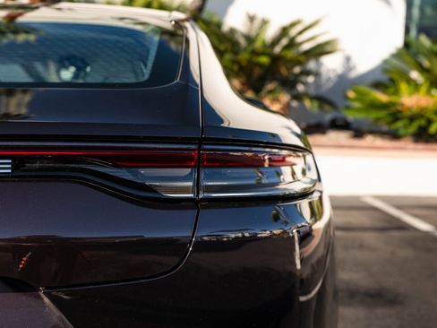 Used 2021 Porsche Panamera image 10