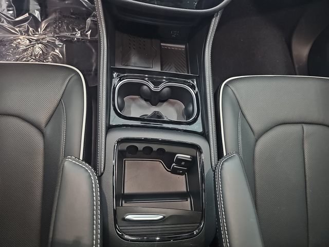 New 2027 Chrysler Pacifica Limited AWD/4WD image 25