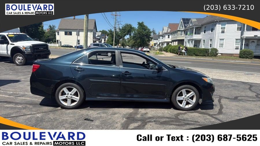 Used 2012 Toyota Camry SE FWD image 8