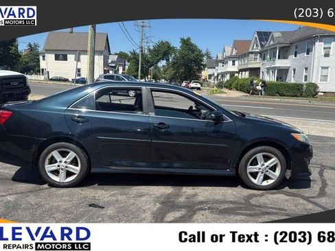 Used 2012 Toyota Camry SE FWD image 8