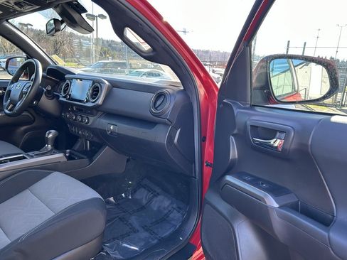Certified 2023 Toyota Tacoma TRD Off-Road w/ Technology Package image 15