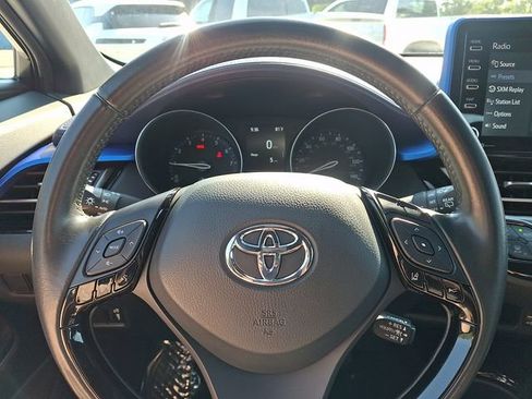 Used 2022 Toyota C-HR XLE FWD image 21