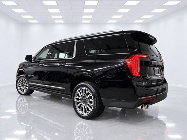 Used 2024 GMC Yukon XL Denali Ultimate AWD/4WD image 13