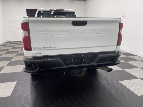 Used 2021 Chevrolet Silverado 2500 W/T w/ WT Fleet Convenience Package image 3