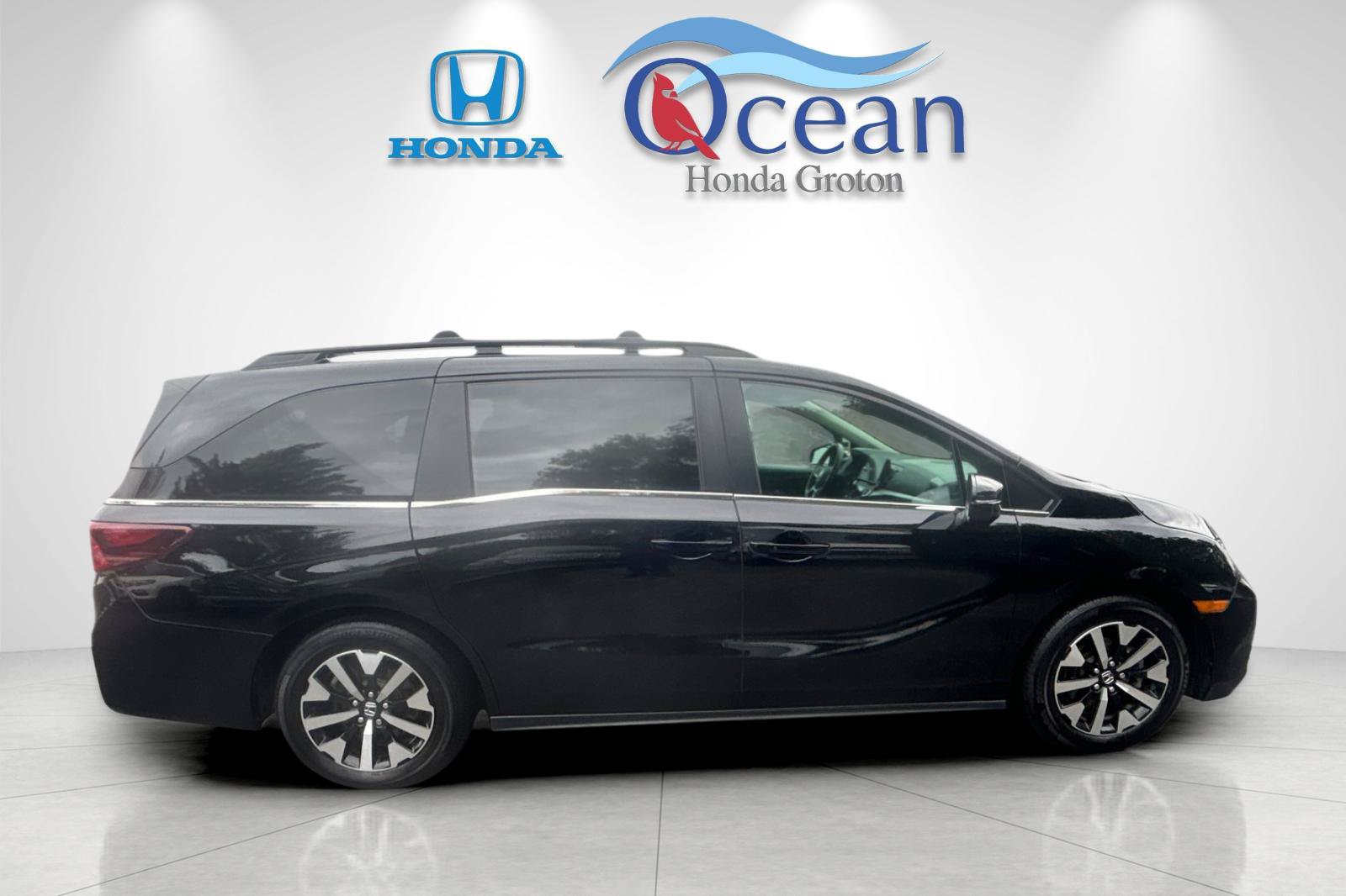 Used 2026 Honda Odyssey EX-L image 2