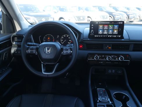 Used 2025 Honda Pilot Touring image 21