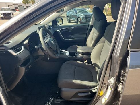 Used 2021 Toyota RAV4 LE image 21