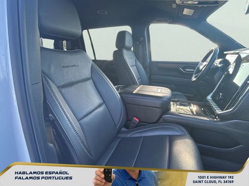 Used 2025 GMC Yukon XL Denali AWD/4WD image 40