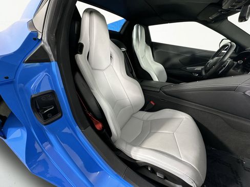 Used 2021 Chevrolet Corvette Stingray Convertible w/ Z51 Performance Package image 24