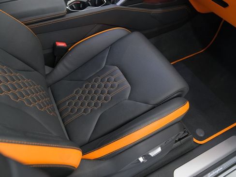 Used 2023 Lamborghini Urus S AWD/4WD image 33