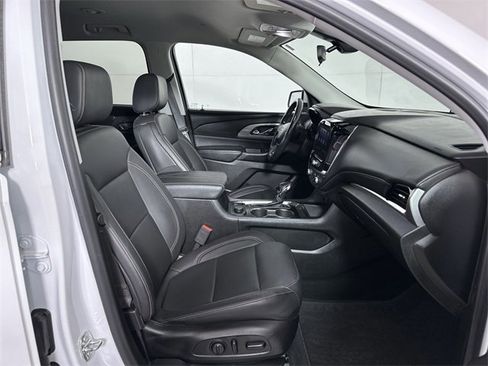 Used 2021 Chevrolet Traverse LT image 28