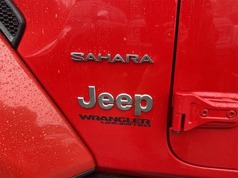 Used 2021 Jeep Wrangler Unlimited Sahara image 12