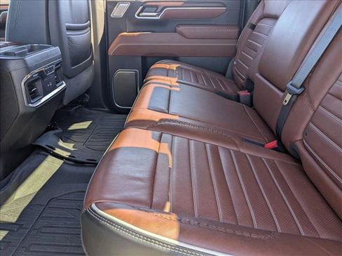 Used 2025 GMC Sierra 2500 Denali Ultimate image 17
