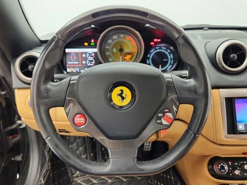 Used 2012 Ferrari California RWD image 17