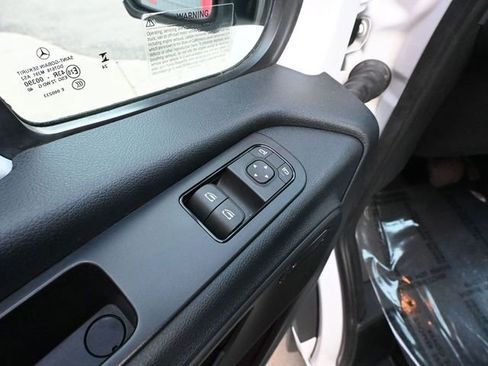 Used 2024 Mercedes-Benz Sprinter 2500 image 34