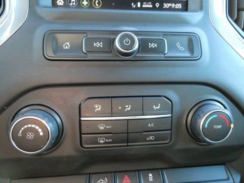 Used 2020 Chevrolet Silverado 1500 Custom w/ Custom Value Package image 25