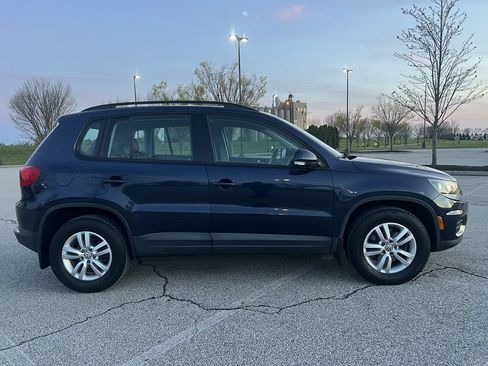 Used 2016 Volkswagen Tiguan S image 6