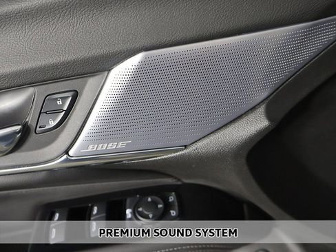 Used 2025 Cadillac CT4 Luxury RWD image 4