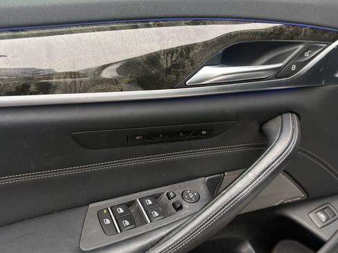 Used 2020 BMW 530i xDrive w/ Premium Package image 17