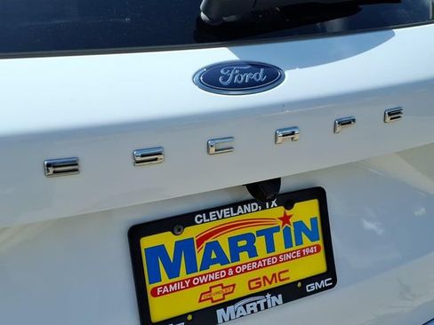 Used 2023 Ford Escape ST-Line FWD image 11