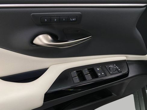 Certified 2025 Lexus ES 350 w/ Premium Package image 31