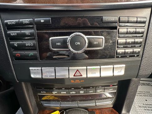 Used 2014 Mercedes-Benz E 350 4MATIC Sedan image 16