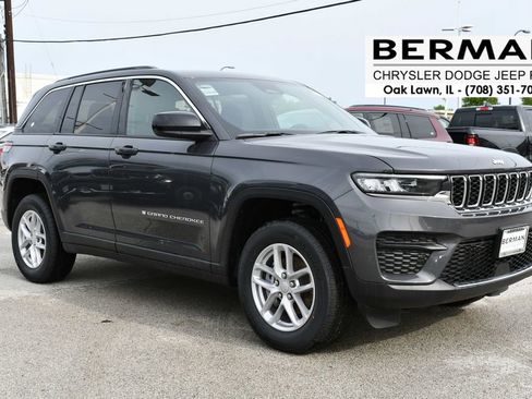 New 2026 Jeep Grand Cherokee Laredo AWD/4WD image 1
