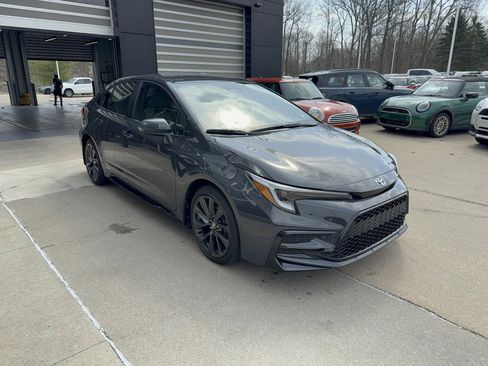 Used 2024 Toyota Corolla SE image 2