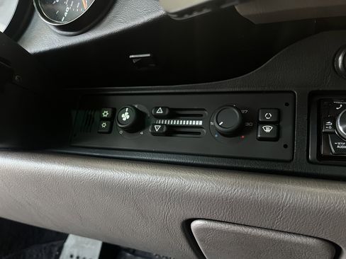 Used 1992 Porsche 911 Carrera image 39