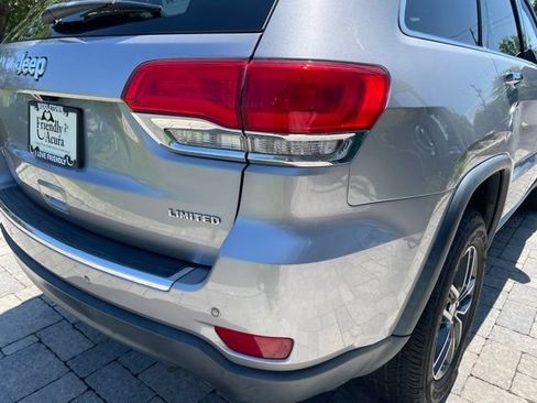 Used 2017 Jeep Grand Cherokee Limited w/ Luxury Group II AWD/4WD image 12