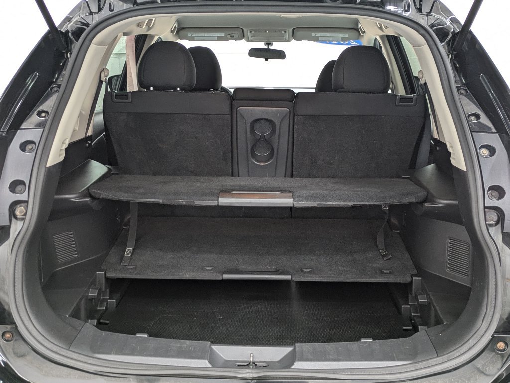 Used 2017 Nissan Rogue SV AWD/4WD image 12