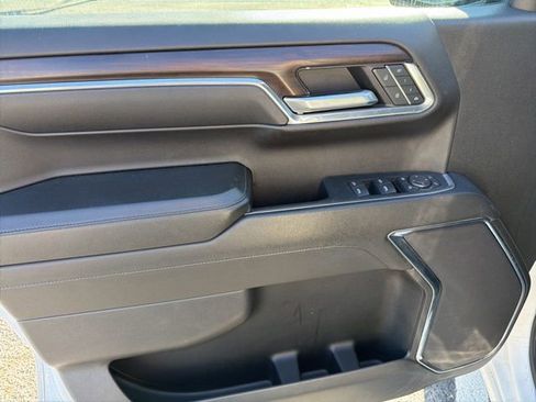 Used 2024 GMC Sierra 1500 SLT image 25